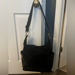 Caraa x Nastia office to gym commute bag - black & pink